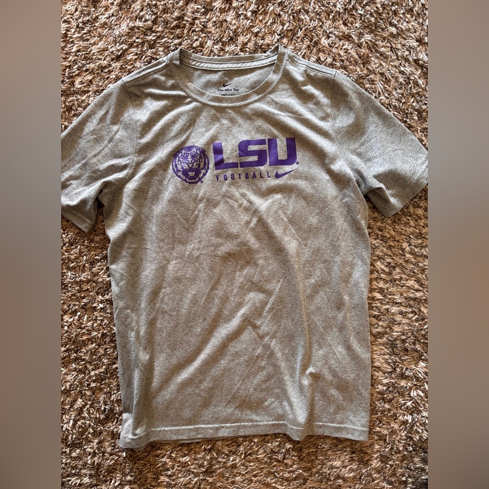 Boys LSU Football Gray T-Shirt dri-fit size L